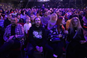 Tłumy na spotkaniu z polskim astronautą - Radio Kielce 29.10.2025. Targi Kielce. Spotkanie Sławosza Uznańskiego-Wiśniewskiego z mieszkańcami Kielc / Fot. Wiktor Taszłow - Radio Kielce