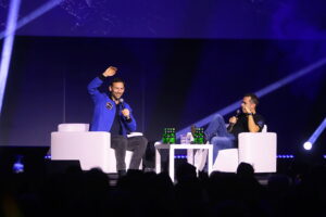 Tłumy na spotkaniu z polskim astronautą - Radio Kielce 29.10.2025. Targi Kielce. Spotkanie Sławosza Uznańskiego-Wiśniewskiego z mieszkańcami Kielc / Fot. Wiktor Taszłow - Radio Kielce