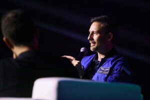 Tłumy na spotkaniu z polskim astronautą - Radio Kielce 29.10.2025. Targi Kielce. Spotkanie Sławosza Uznańskiego-Wiśniewskiego z mieszkańcami Kielc / Fot. Wiktor Taszłow - Radio Kielce