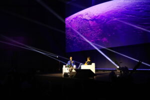 Tłumy na spotkaniu z polskim astronautą - Radio Kielce 29.10.2025. Targi Kielce. Spotkanie Sławosza Uznańskiego-Wiśniewskiego z mieszkańcami Kielc / Fot. Wiktor Taszłow - Radio Kielce