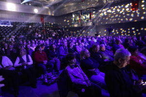 Tłumy na spotkaniu z polskim astronautą - Radio Kielce 29.10.2025. Targi Kielce. Spotkanie Sławosza Uznańskiego-Wiśniewskiego z mieszkańcami Kielc / Fot. Wiktor Taszłow - Radio Kielce