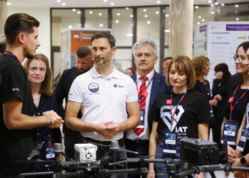 30.10.2025. Kielce. Sławosz Uznański-Wiśniewski na Politechnice Świętokrzyskiej / Fot. Wiktor Taszłow - Radio Kielce