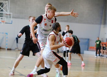 04.10.2025. Kielce. Mecz 2. ligi koszykówki UJK Kielce – Stal Stalowa Wola / Fot. Wiktor Taszłow - Radio Kielce