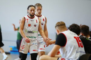 04.10.2025. Kielce. Mecz 2. liga koszykówki UJK Kielce – Stal Stalowa Wola / Fot. Wiktor Taszłow - Radio Kielce