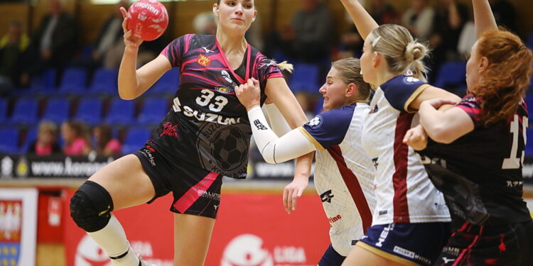 04.10.2025. Kielce. Mecz Ligi Centralna piłki ręcznej Suzuki Korona Handball - Pogoń Szczecin / Fot. Wiktor Taszłow - Radio Kielce