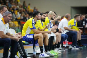 04.10.2025. Kielce. Mecz Industria Kielce - Energa MMTS Kwidzyn / Fot. Wiktor Taszłow - Radio Kielce
