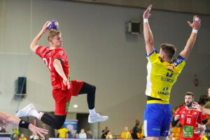 04.10.2025. Kielce. Mecz Industria Kielce - Energa MMTS Kwidzyn / Fot. Wiktor Taszłow - Radio Kielce