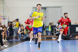 04.10.2025. Kielce. Mecz Industria Kielce - Energa MMTS Kwidzyn / Fot. Wiktor Taszłow - Radio Kielce