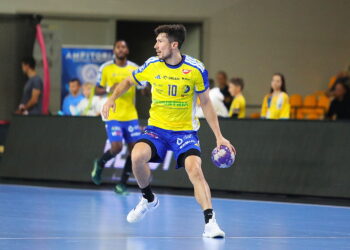 04.10.2025. Kielce. Mecz Industria Kielce - Energa MMTS Kwidzyn / Fot. Wiktor Taszłow - Radio Kielce