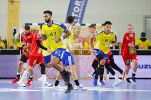 04.10.2025. Kielce. Mecz Industria Kielce - Energa MMTS Kwidzyn / Fot. Wiktor Taszłow - Radio Kielce
