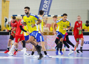 04.10.2025. Kielce. Mecz Industria Kielce - Energa MMTS Kwidzyn / Fot. Wiktor Taszłow - Radio Kielce