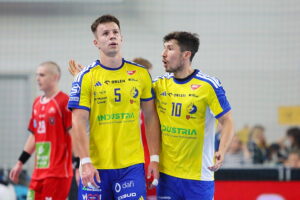04.10.2025. Kielce. Mecz Industria Kielce - Energa MMTS Kwidzyn / Fot. Wiktor Taszłow - Radio Kielce