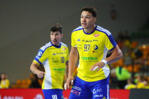 04.10.2025. Kielce. Mecz Industria Kielce - Energa MMTS Kwidzyn / Fot. Wiktor Taszłow - Radio Kielce