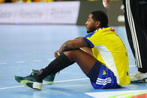 04.10.2025. Kielce. Mecz Industria Kielce - Energa MMTS Kwidzyn / Fot. Wiktor Taszłow - Radio Kielce