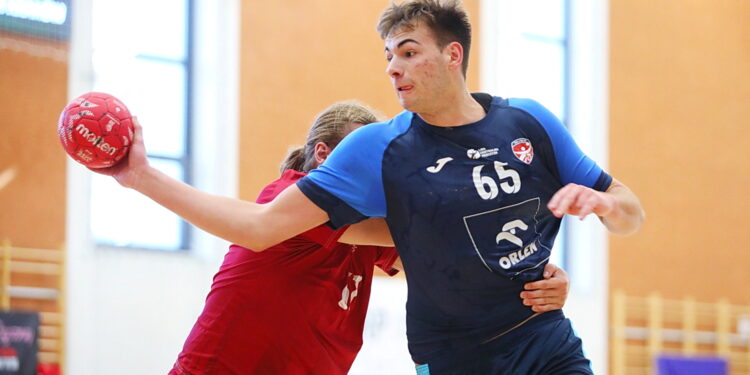 SMS powalczy o punkty z Jurandem - Radio Kielce 05.10.2025. Kielce. Mecz Ligi centralnej piłkarzy ręcznych SMS ZPRP I Kielce – AZS AGH Kraków / Fot. Wiktor Taszłow - Radio Kielce