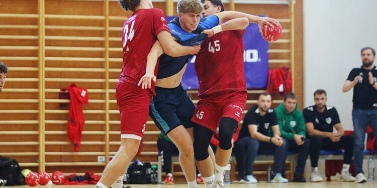 05.10.2025. Kielce. Mecz Ligi centralnej piłkarzy ręcznych SMS ZPRP I Kielce – AZS AGH Kraków / Fot. Wiktor Taszłow - Radio Kielce