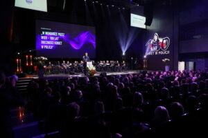 08.10.2025 Kielce. Konferencja "W mundurze przez wiek - Sto lat obecności kobiet w Policji" / Fot. Wiktor Taszłow - Radio Kielce
