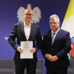 10.10.2025. Kielce. Podpisanie umów w ramach rządowego programu ograniczania przestępczości i aspołecznych zachowań „Razem bezpieczniej” / Fot. Wiktor Taszłow - Radio Kielce