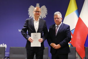 10.10.2025. Kielce. Podpisanie umów w ramach rządowego programu ograniczania przestępczości i aspołecznych zachowań „Razem bezpieczniej” / Fot. Wiktor Taszłow - Radio Kielce