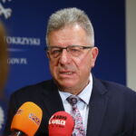 10.10.2025. Kielce. Podpisanie umów w ramach rządowego programu ograniczania przestępczości i aspołecznych zachowań „Razem bezpieczniej” / Fot. Wiktor Taszłow - Radio Kielce