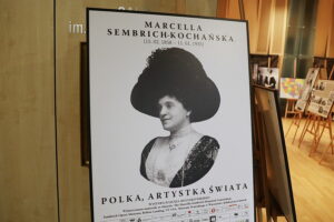14.10.2025. Kielce. Filharmonia Świętokrzyska. Wystawa poświęcona śpiewaczce Marceli Sembrich-Kochańskiej / Fot. Wiktor Taszłow - Radio Kielce