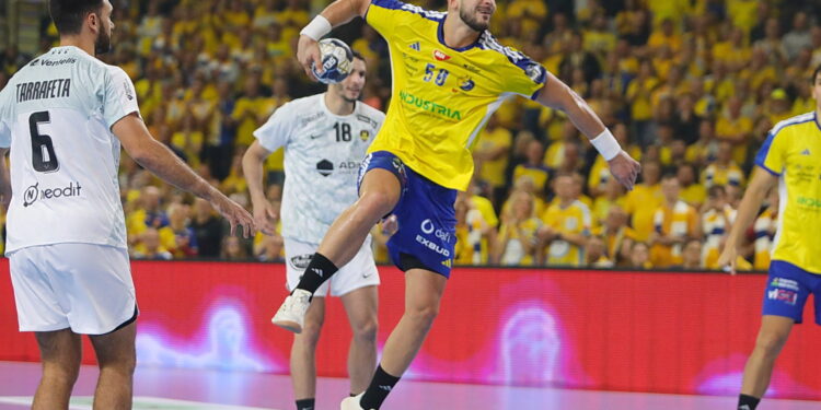 15.10.2025. Kielce. Mecz 5. kolejki Ligi Mistrzów piłkarzy ręcznych Industria Kielce - HBC Nantes / Fot. Wiktor Taszłow - Radio Kielce