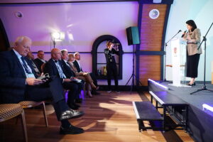 16.10.2025. Grzybów k. Staszówa. Międzynarodowe Forum Gospodarczo-Energetyczne / Fot. Wiktor Taszłow - Radio Kielce
