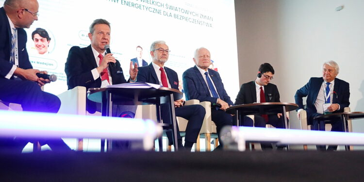 16.10.2025. Grzybów k. Staszowa. Gateway Forum - Międzynarodowe Forum Gospodarczo-Energetyczne / Fot. Wiktor Taszłow - Radio Kielce