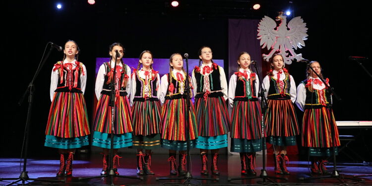18.10.2025. Kielce. WDK. V Regionalny Przegląd Pieśni Patriotycznej / Fot. Wiktor Taszłow - Radio Kielce