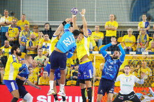 19.10.2025. Kielce. Mecz Industria Kielce - Orlen Wisła Płock / Fot. Wiktor Taszłow - Radio Kielce