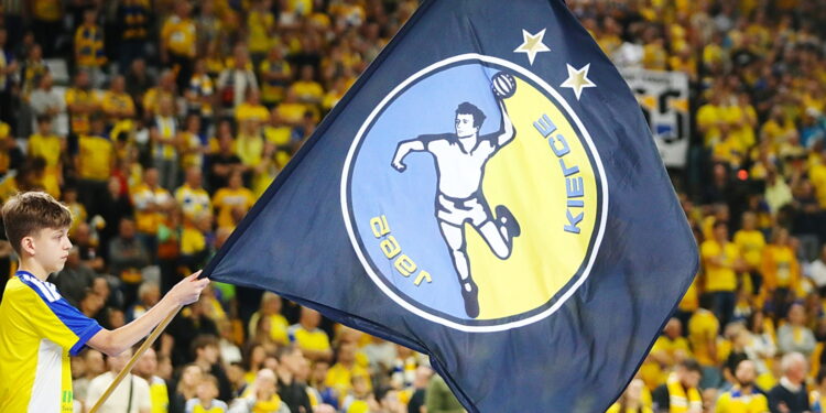 19.10.2025. Kielce. Mecz Industria Kielce - Orlen Wisła Płock / Fot. Wiktor Taszłow - Radio Kielce