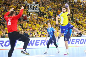 19.10.2025. Kielce. Mecz Industria Kielce - Orlen Wisła Płock / Fot. Wiktor Taszłow - Radio Kielce