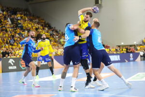 19.10.2025. Kielce. Mecz Industria Kielce - Orlen Wisła Płock / Fot. Wiktor Taszłow - Radio Kielce
