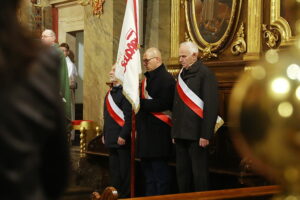 19.10.2025. Kielce. Bazylika Katedralna. Msza święta w intencji Ojczyzny, patrona Solidarności oraz świata pracy / Fot. Wiktor Taszłow - Radio Kielce
