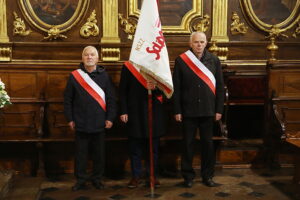 19.10.2025. Kielce. Bazylika Katedralna. Msza święta w intencji Ojczyzny, patrona Solidarności oraz świata pracy / Fot. Wiktor Taszłow - Radio Kielce
