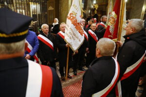 19.10.2025. Kielce. Bazylika Katedralna. Msza święta w intencji Ojczyzny, patrona Solidarności oraz świata pracy / Fot. Wiktor Taszłow - Radio Kielce