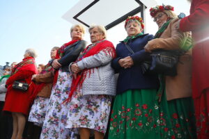 21.10.2025. Zagnańsk. Akcja "Tysiąc dębów na Tysiąclecie" / Fot. Wiktor Taszłow - Radio Kielce