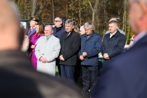 21.10.2025. Zagnańsk. Akcja "Tysiąc dębów na Tysiąclecie" / Fot. Wiktor Taszłow - Radio Kielce