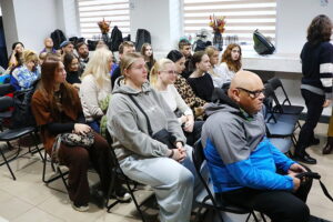 22.10.2025. Kielce. Regionalne Centrum Wolontariatu w Kielcach. Konferencja poświęcona inicjatywie „Przystanek Młodych” / Fot. Wiktor Taszłow - Radio Kielce
