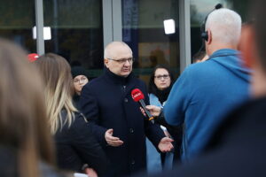 22.10.2025. Kielce. Ul. Romualda. Program „Interwencja” TVP3 Kielce i Radia Kielce / Fot. Wiktor Taszłow - Radio Kielce