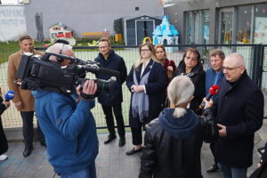 22.10.2025. Kielce. Ul. Romualda. Program „Interwencja” TVP3 Kielce i Radia Kielce / Fot. Wiktor Taszłow - Radio Kielce