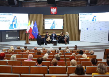 23.10.2025. Świętokrzyski Urząd Wojewódzki w Kielcach. „Międzypokoleniowe spotkanie w realu” / Fot. Wiktor Taszłow - Radio Kielce
