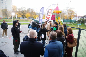 22.10.2025. Kielce. Ul. Romualda. Program „Interwencja” TVP3 Kielce i Radia Kielce / Fot. Wiktor Taszłow - Radio Kielce