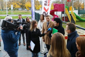 22.10.2025. Kielce. Ul. Romualda. Program „Interwencja” TVP3 Kielce i Radia Kielce / Fot. Wiktor Taszłow - Radio Kielce