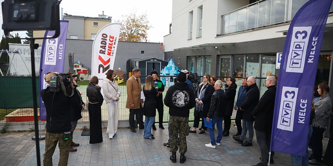22.10.2025. Kielce. Ul. Romualda. Program „Interwencja” TVP3 Kielce i Radia Kielce / Fot. Wiktor Taszłow - Radio Kielce