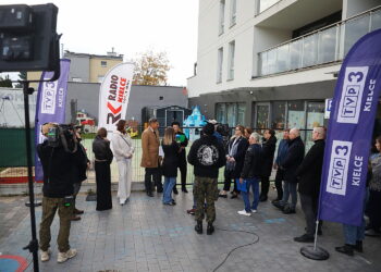 22.10.2025. Kielce. Ul. Romualda. Program „Interwencja” TVP3 Kielce i Radia Kielce / Fot. Wiktor Taszłow - Radio Kielce