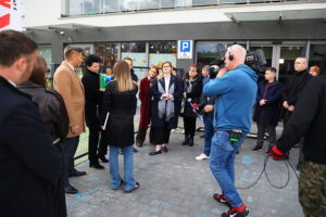 22.10.2025. Kielce. Ul. Romualda. Program „Interwencja” TVP3 Kielce i Radia Kielce / Fot. Wiktor Taszłow - Radio Kielce