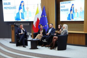 23.10.2025. Świętokrzyski Urząd Wojewódzki w Kielcach. „Międzypokoleniowe spotkanie w realu” / Fot. Wiktor Taszłow - Radio Kielce