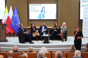 23.10.2025. Świętokrzyski Urząd Wojewódzki w Kielcach. „Międzypokoleniowe spotkanie w realu” / Fot. Wiktor Taszłow - Radio Kielce