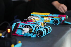 23.10.2025. Kielce. Zespół Szkół Informatycznych. Zawody sumo robotów / Fot. Wiktor Taszłow - Radio Kielce